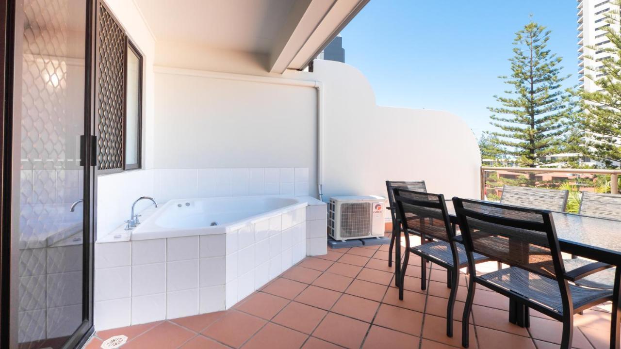 Burleigh On The Beach Gold Coast Exterior photo
