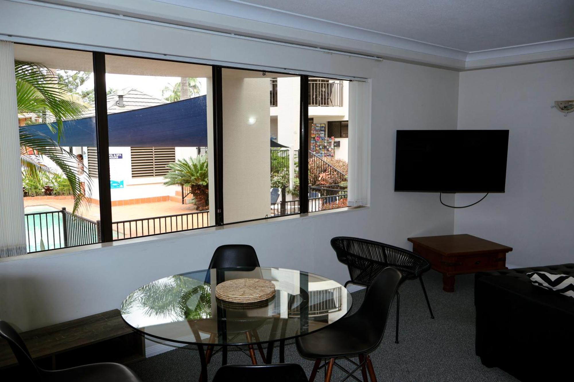 Burleigh On The Beach Gold Coast Exterior photo